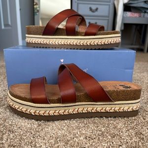 Platform sandals